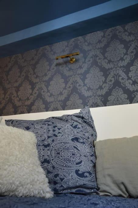 איל-סור-לה-סורג La Loge Familiale: 110M2, Place Rose Goudard, Ac מראה חיצוני תמונה