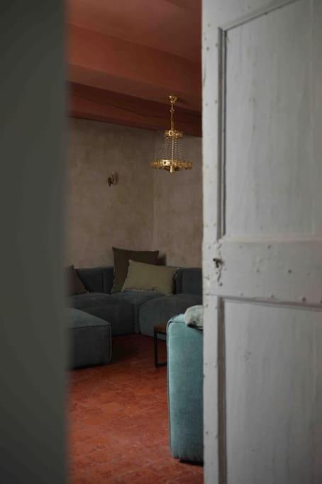 איל-סור-לה-סורג La Loge Familiale: 110M2, Place Rose Goudard, Ac מראה חיצוני תמונה