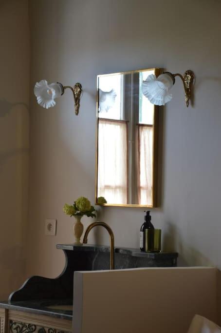איל-סור-לה-סורג La Loge Familiale: 110M2, Place Rose Goudard, Ac מראה חיצוני תמונה