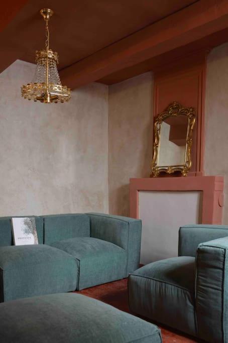 איל-סור-לה-סורג La Loge Familiale: 110M2, Place Rose Goudard, Ac מראה חיצוני תמונה