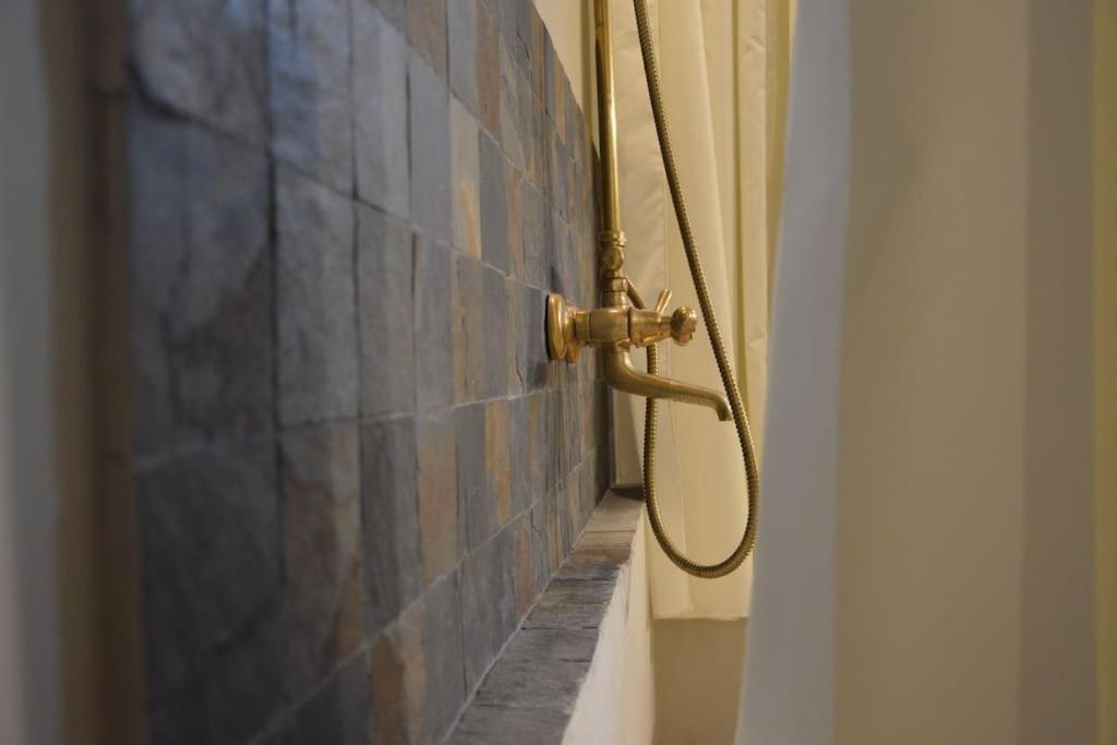איל-סור-לה-סורג La Loge Familiale: 110M2, Place Rose Goudard, Ac מראה חיצוני תמונה