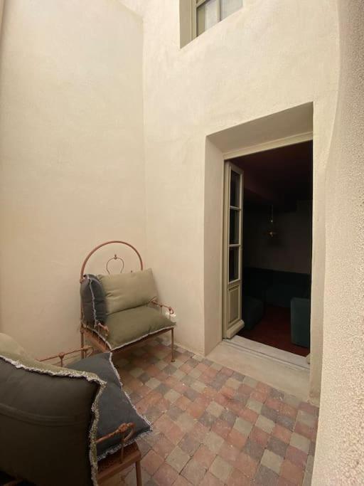 איל-סור-לה-סורג La Loge Familiale: 110M2, Place Rose Goudard, Ac מראה חיצוני תמונה